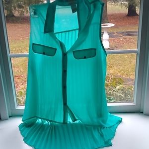 aquamarine sleeveless shirt